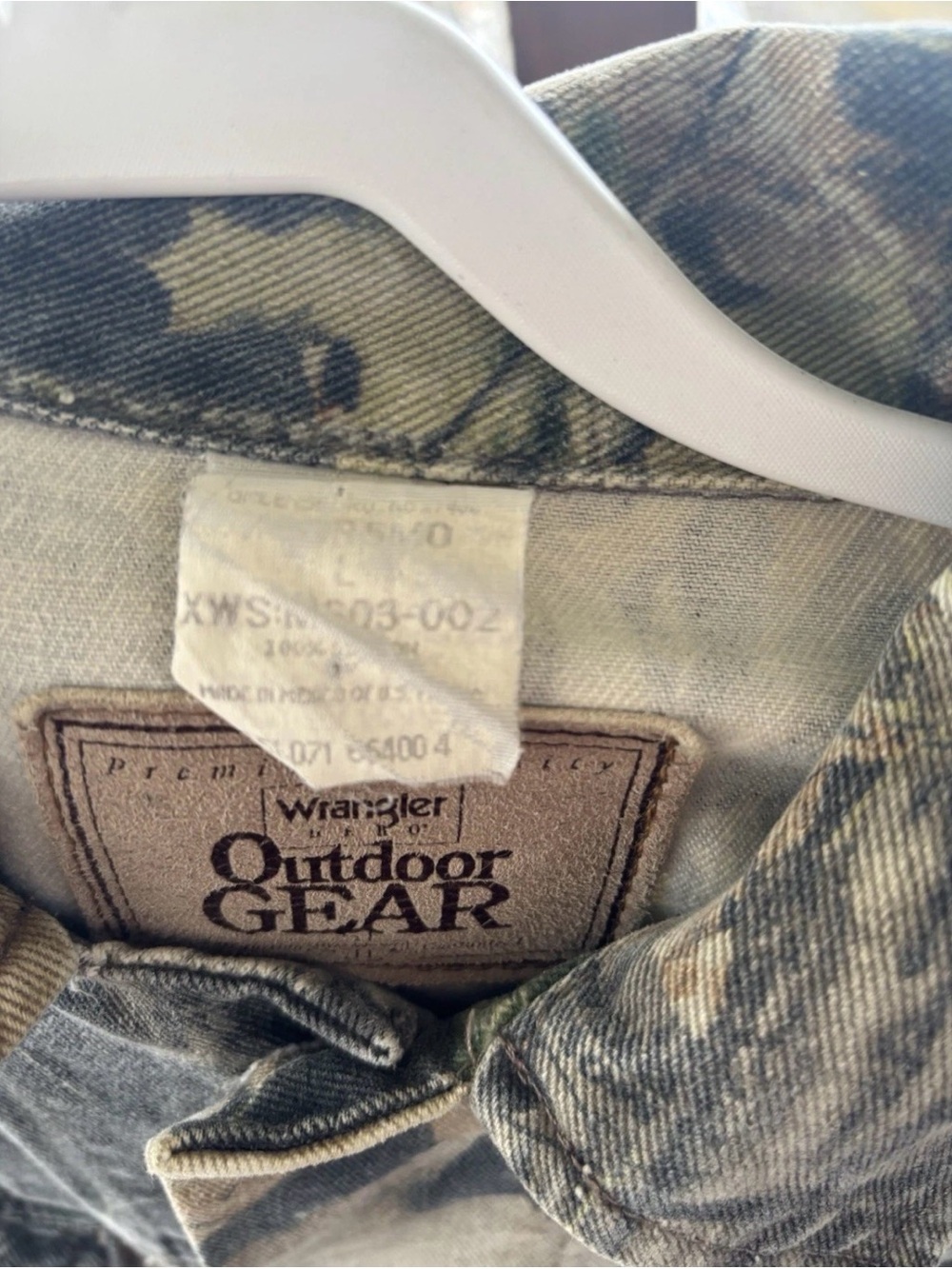 Wrangler Men's Camouflage Hunting Jacket Size L Cotton Button Closure Size L - Picture 3 of 3